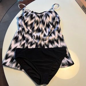 Black swim bottoms ** last chance/donating soon**